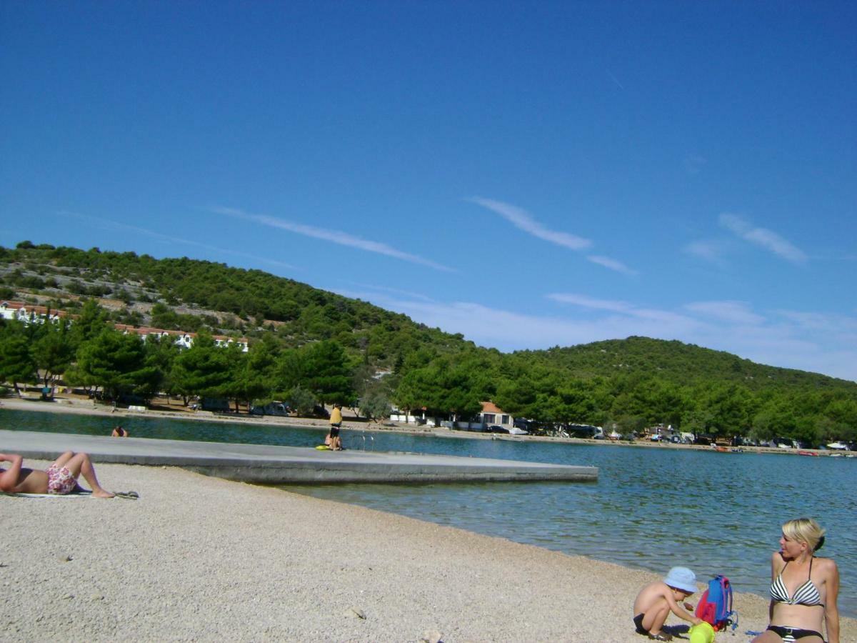 Mobile Home Pearl Of Murter Jezera Εξωτερικό φωτογραφία