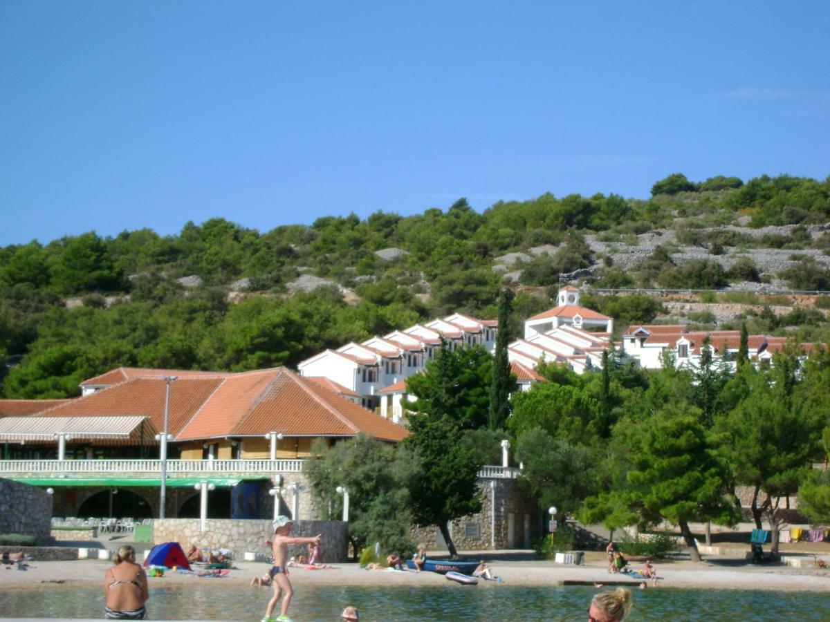 Mobile Home Pearl Of Murter Jezera Εξωτερικό φωτογραφία