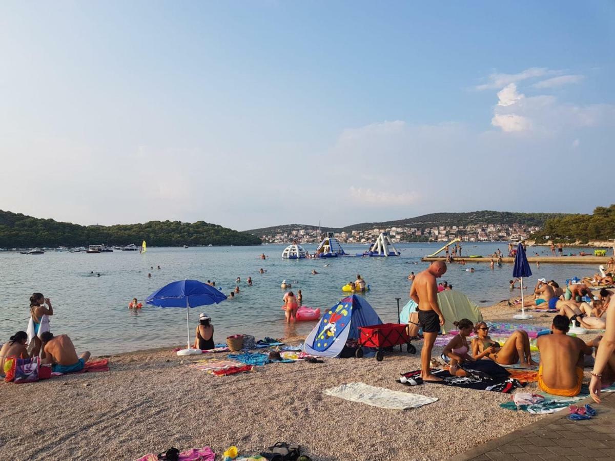 Mobile Home Pearl Of Murter Jezera Εξωτερικό φωτογραφία
