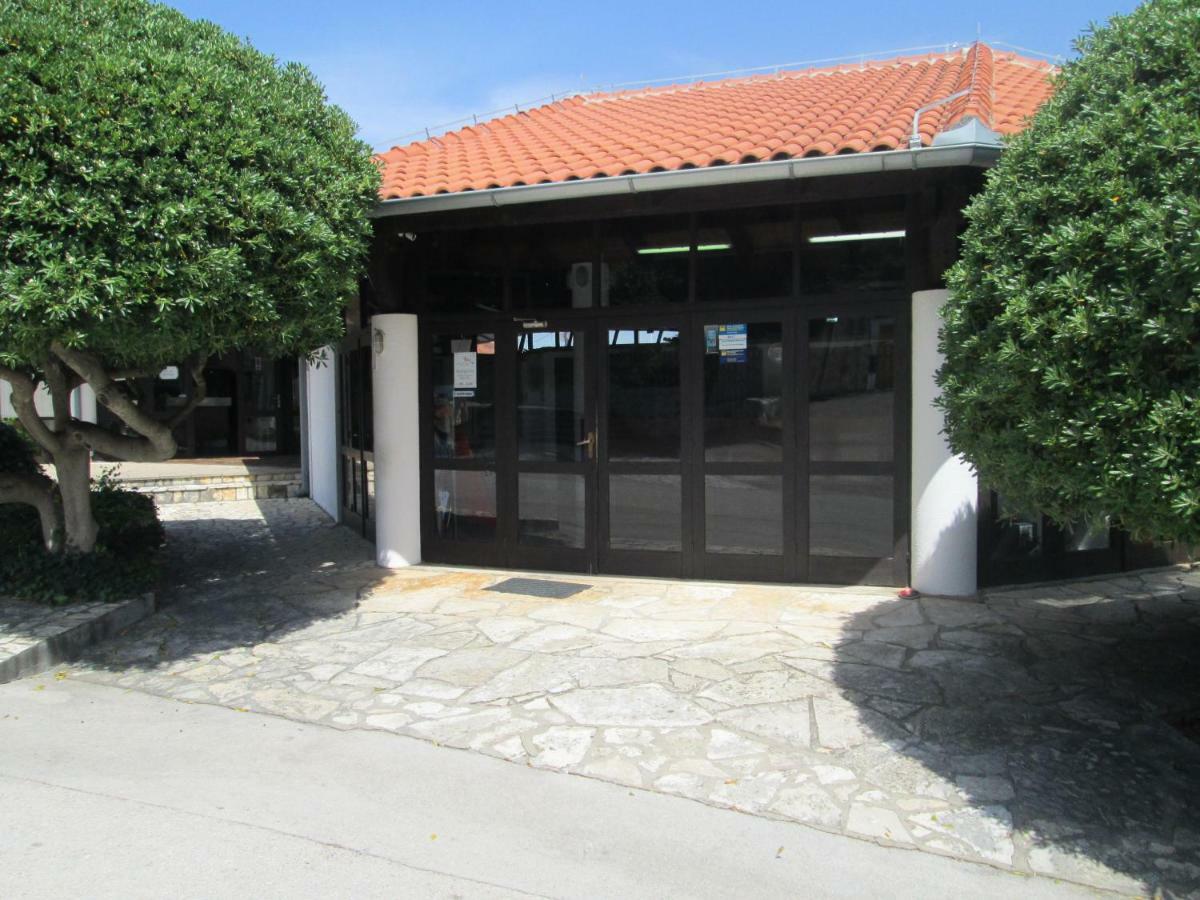 Mobile Home Pearl Of Murter Jezera Εξωτερικό φωτογραφία