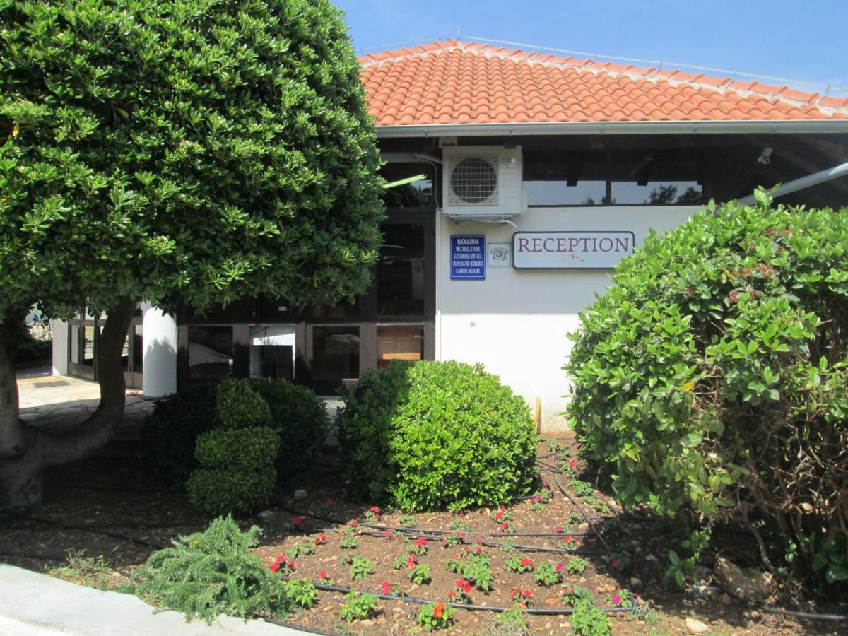 Mobile Home Pearl Of Murter Jezera Εξωτερικό φωτογραφία