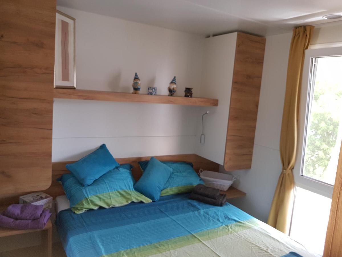 Mobile Home Pearl Of Murter Jezera Εξωτερικό φωτογραφία